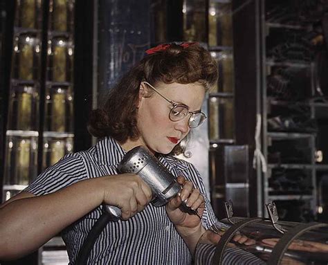 Girls Who Wear Glasses 1940s Beauty Tips Glamour Daze