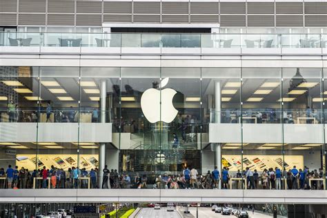 apple halts inauguration   apple retail store  mumbai