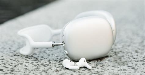Alert Apple Leaks The Imminent Launch Of The New Airpods Gearrice