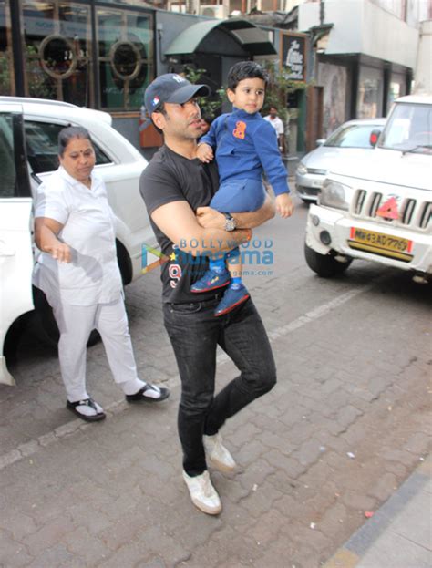 Tusshar Kapoor Snapped With His Son Tusshar Kapoor Images Bollywood