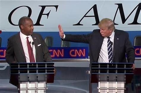 donald trump gave the worst high five in history at the gop debate