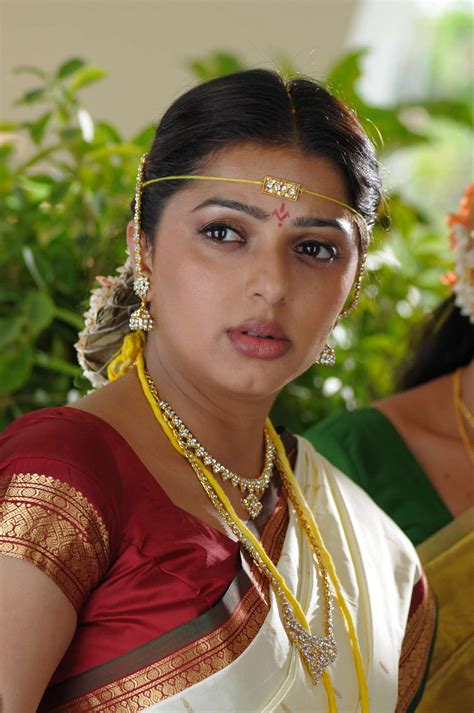telugu cinema bhumika chawla in saree pen adimai illai movie stills