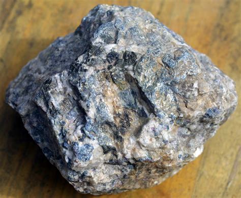 identify  rocks rough rocks minerals crystals