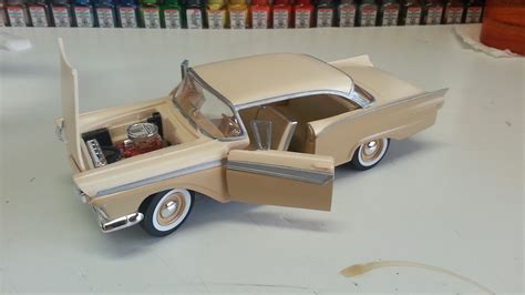 1957 Ford Hardtop Plastic Model Car Kit 1 25 Scale 1010 12