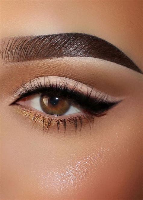 best eye makeup looks for 2021 classic winged liner and nude eye makeup