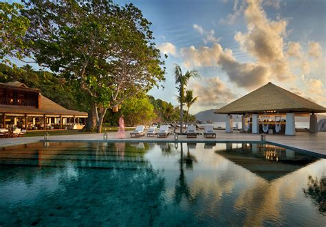 private island hotels   world honeymoon   tropical