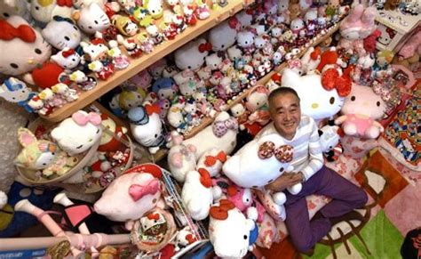 world s largest hello kitty collection belongs to a former cop in japan