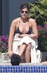 jennifer aniston sexy bikini pics on vacation in mexico
