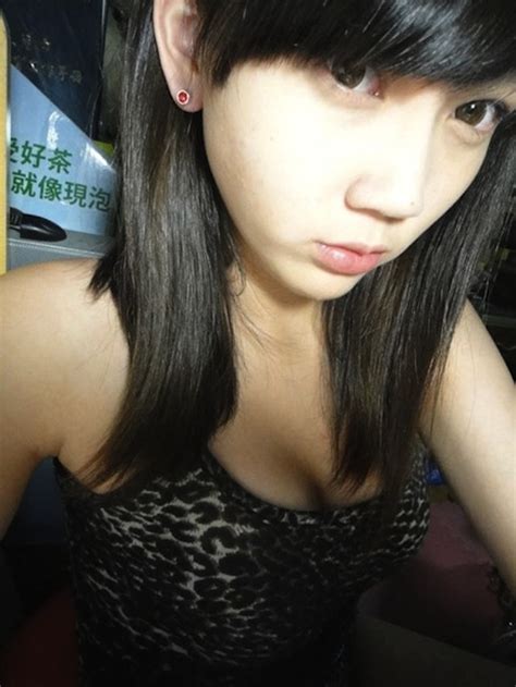 taiwanese teenager shows cleavage becomes minor internet