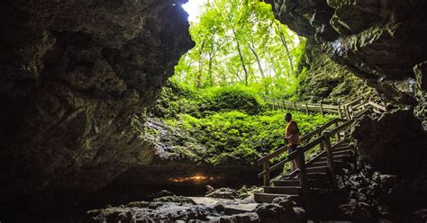 iowa caves     caves  explore  northeast iowa