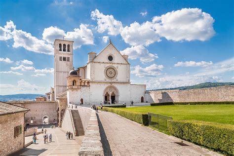 why visit assisi