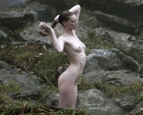 alyssa sutherland nude — vikings witch showed her pussy scandal planet