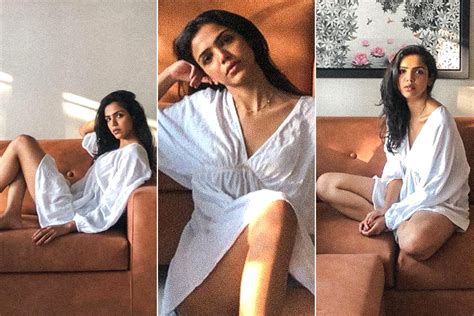 Shriya Pilgaonkar Is Sublime But Sultry In This Facetime