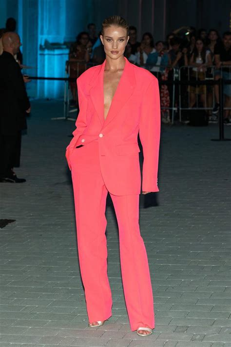Rosie Huntington Whiteley Braless For Versaces Fashion Show Scandal
