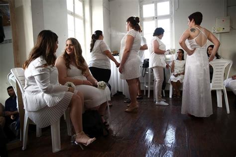 israelis stage mass wedding to advocate for gay rights news 1130