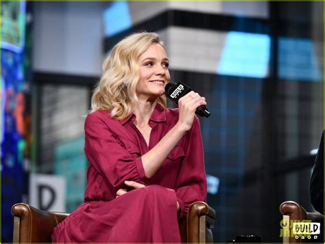 carey mulligan says she s absolutely dying to do a contemporary film