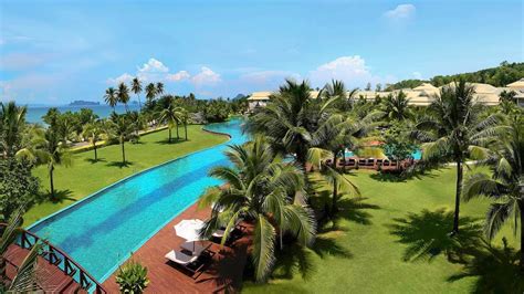 sofitel krabi phokeethra golf spa resort thailand  beachfront