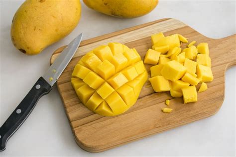 cut  mango   clean  peel slice  dice