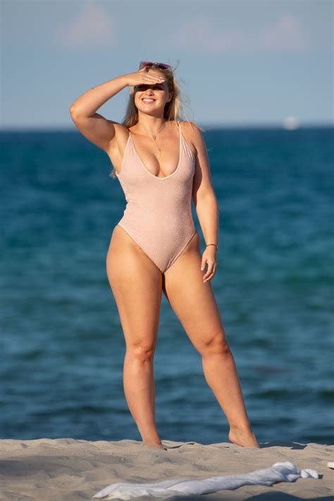 Iskra Lawrence On The Summer Sun In A Pink One Piece
