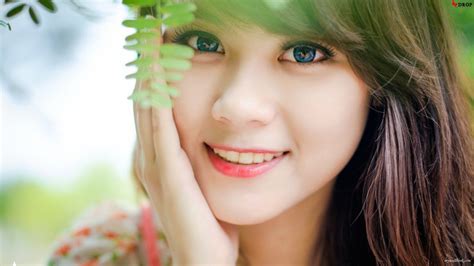 very beautiful girl wallpapers for facebook