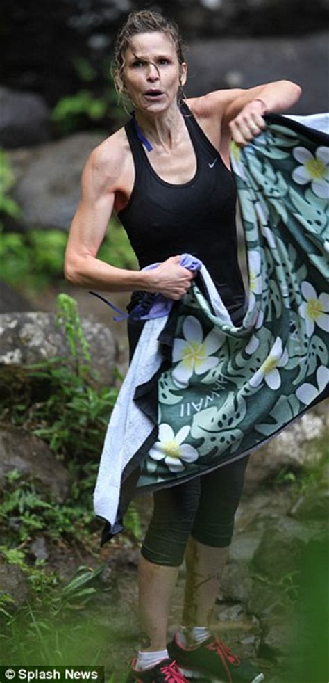 Not Bad For 53 Kevin Bacon Shows Off His Muscular Physique As He Sheds