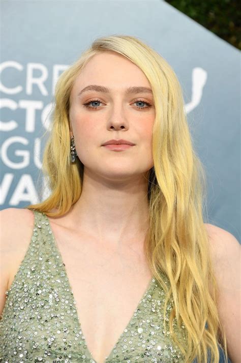 Dakota Fanning Siblings Who Is Elle Fanning Abtc