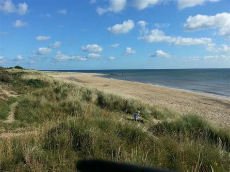 fishermans stroll cottage caister  sea norfolk beaches