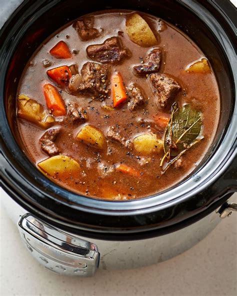 How To Make Beef Stew In The Slow Cooker Recipe Slow Cooker Beef