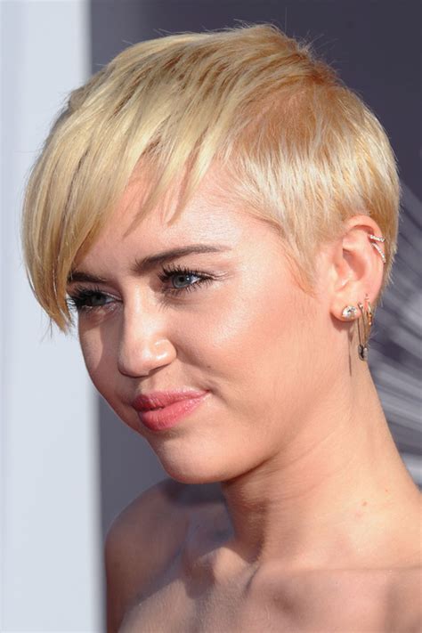 Short Hair With Bangs 40 Seriously Stylish Looks