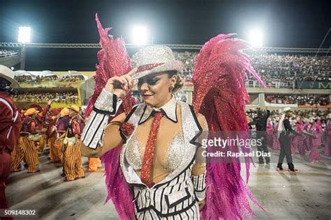 Viviane Araujo Photos And Premium High Res Pictures Getty Images