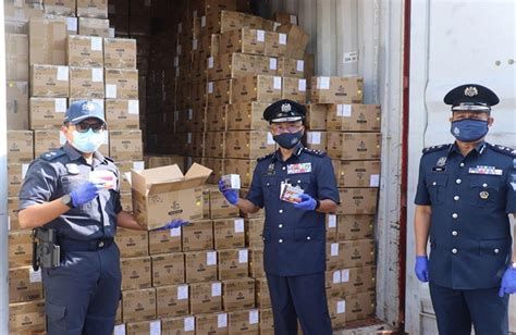 malaysias customs seizes  liters  illegal  liquid vapor voice