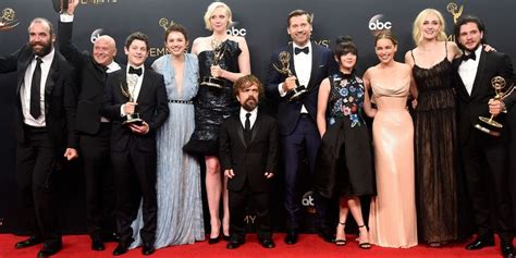 6 Ways That The Game Of Thrones Cast And Crew Prevent