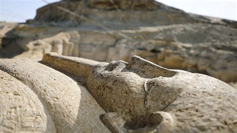 egipto anunció el descubrimiento de una antigua necrópolis con decenas
