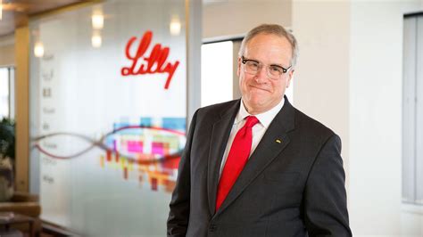 eli lilly ceo to step down