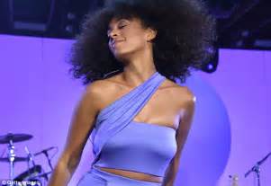 beyonce s sister solange knowles goes braless onstage daily mail online
