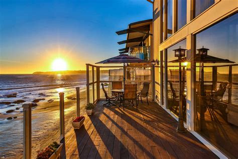 It’s All About The Light At This Traditional Malibu Beach
