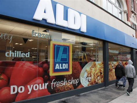 aldi closes    distribution centres  urgent   logistics expansion