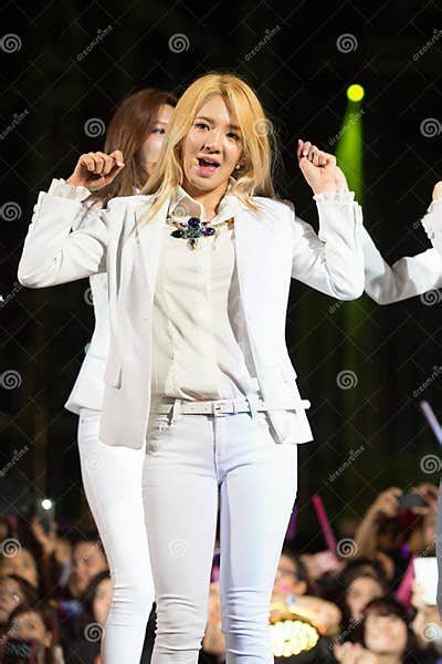 Hye Yeon Snsd Band At The Human Culture Equilibriumconcert Korea