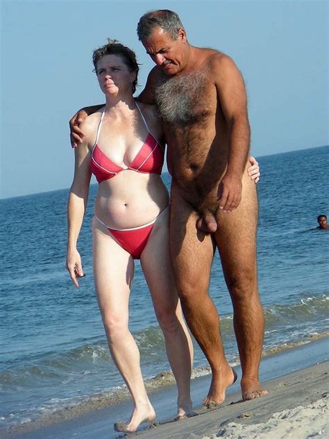 00782 Beach Couple 123 951lo  In Gallery Real Cfnm