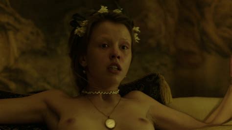 naked mia goth in a cure for wellness