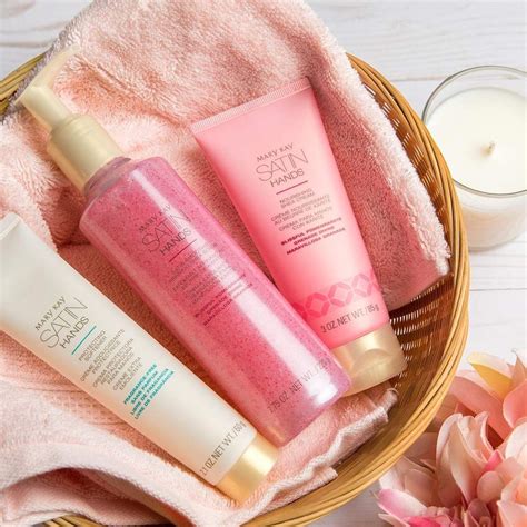 Limited Edition Blissful Pomegranate Satin Hands® Pampering Set