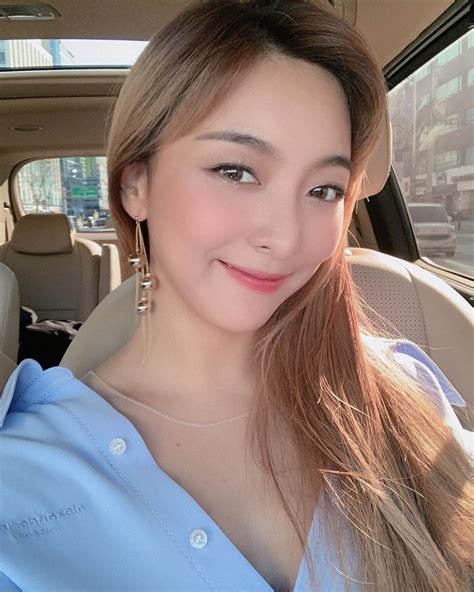 Luna Reveals That She S Alright With A Bright Selfie Following Human