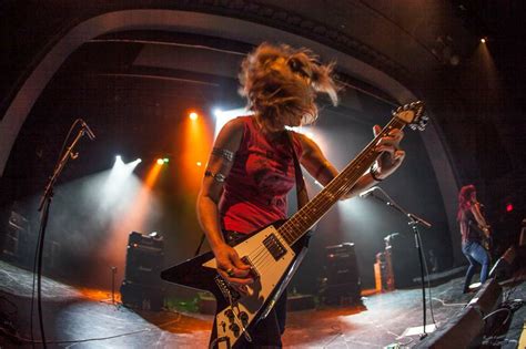 l7 leave us screaming despite onstage mishaps now magazine