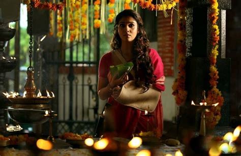 nayantara latest hot glamourous traditional saree photoshoot images from puthiya niyamam movie