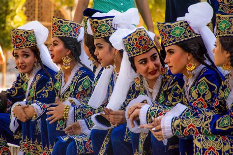 Uzbek Traditional Dancing Tour