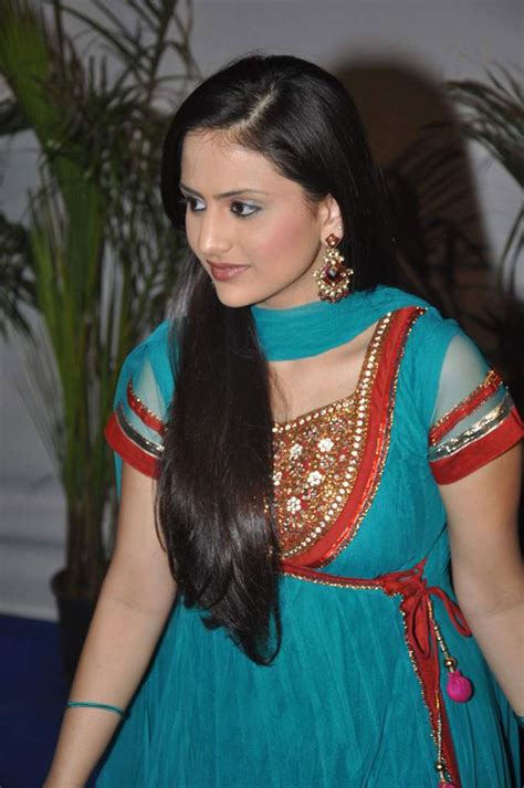 Parvati Sehgal Komol Star Plus Drama Actress Latest