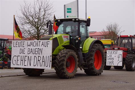 protest landwirte protestieren  memmingen suedwest presse