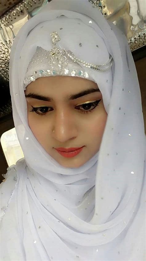 Pretty Muslimah Beautiful Muslim Women Muslim Beauty