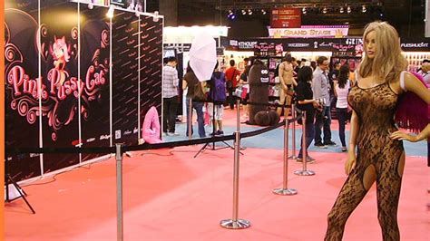 hong kong convention centre yields to advances of asia s sexpo