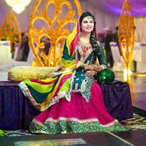 30 Latest Pakistani Bridal Mehndi Dresses Pictures 2019 Sheideas